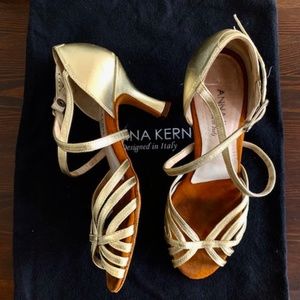 Anna Kern dance shoes